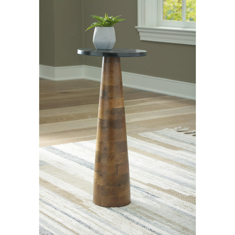 Signature Design by Ashley Occasional Tables Accent Tables A4000633 IMAGE 3