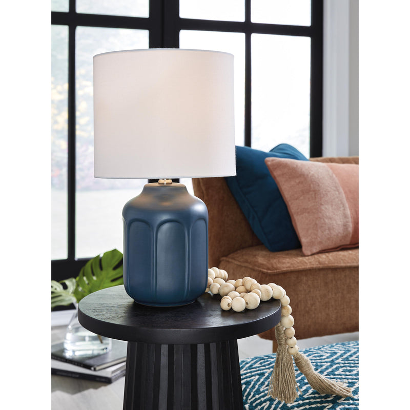 Signature Design by Ashley Gierburg Table Lamp L180214 IMAGE 2