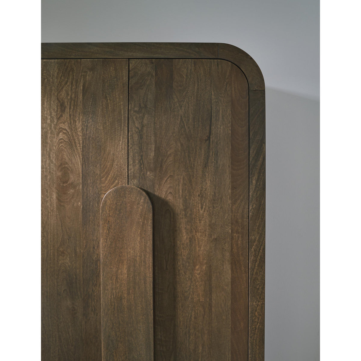 Signature Design by Ashley Thoren A4000699 Accent Cabinet