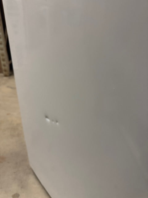 Frigidaire 30-inch, 18.3 cu.ft. Freestanding Top Freezer Refrigerator FFTR1835VW (Scratch and dent)